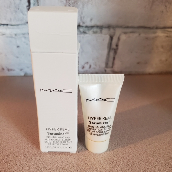M.A.C Hyper Real Bundle Serumizer & SkinCanvas Balm Mini Sizes - Picture 3 of 13